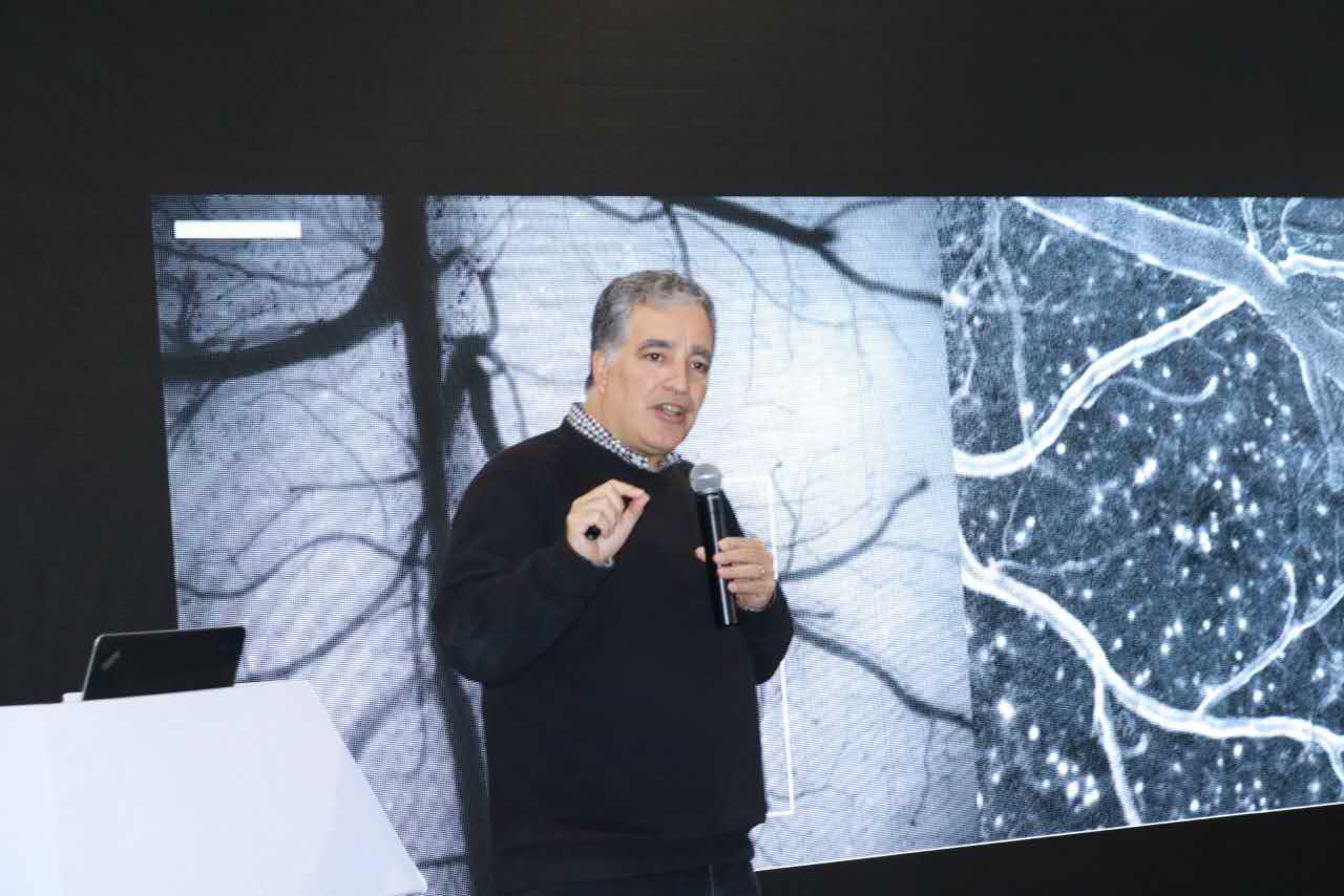 谷歌眼鏡發(fā)明人Dr.Phillip  Alvelda：我們有很多的機(jī)會可以控制人類想象！