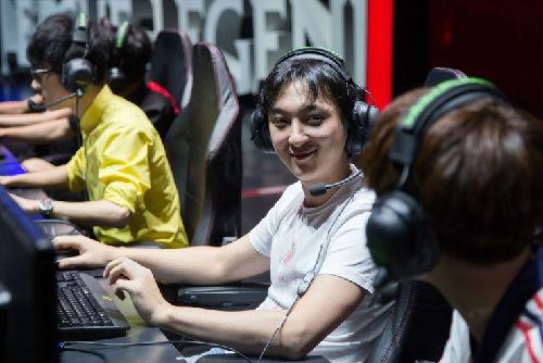 王思聰?shù)男茇堉辈カ@10億B輪融資