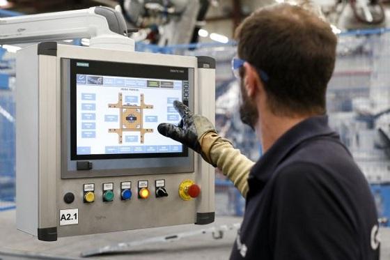 欲打造成功企業(yè)聯(lián)網(wǎng) 云端服務(wù)、移動應(yīng)用和增強(qiáng)現(xiàn)實(shí)不可或缺