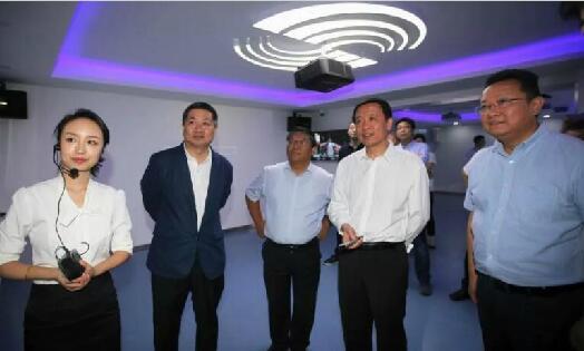 總局張宏森一行到陜西廣電網(wǎng)絡考察調研