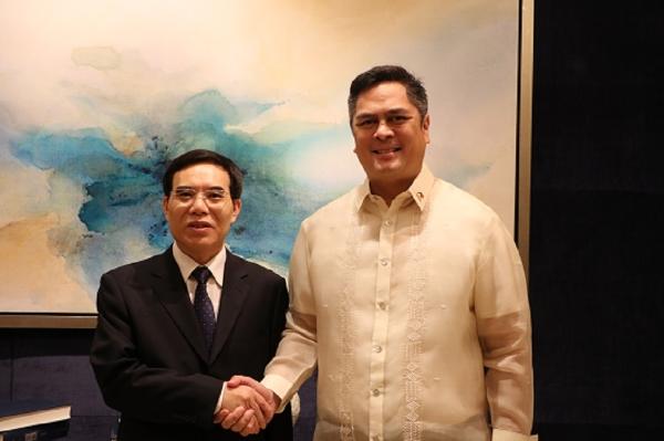 聶辰席會見菲律賓總統(tǒng)府新聞部部長馬丁?安達納爾