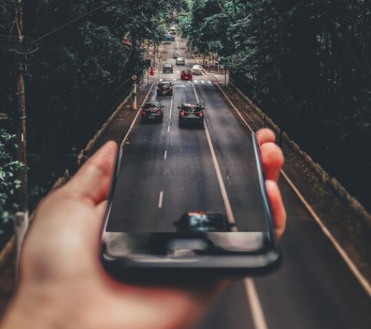 O2以3.4GHz頻段啟動5G無人駕駛汽車研究