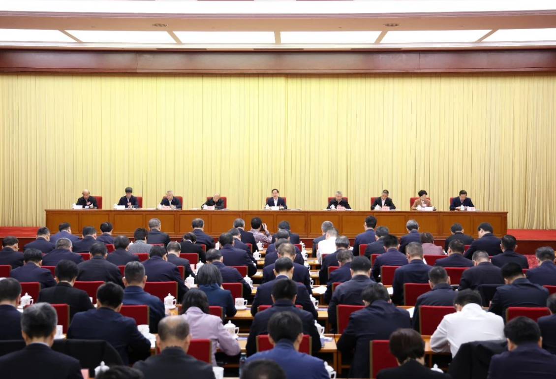 全國工信會(huì)議召開！工信部明確明年任務(wù)：推進(jìn)5G、千兆光網(wǎng)規(guī)模部署，放寬電信市場(chǎng)準(zhǔn)入